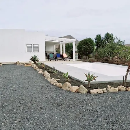 Estrella De Blanca Villa La Oliva